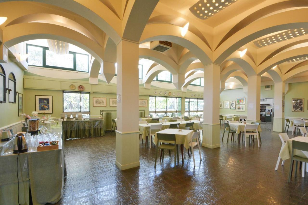 Hotel Maddalena Марина ди Равена Екстериор снимка