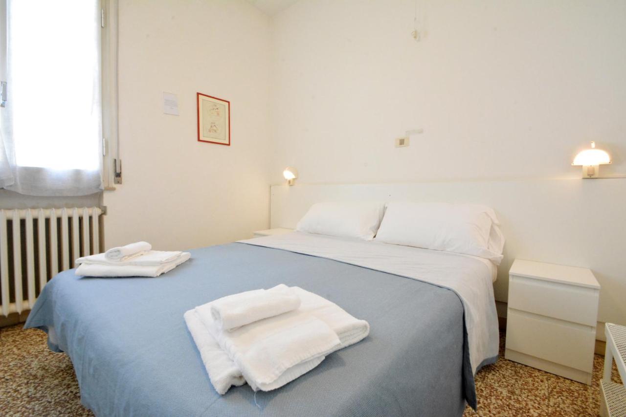 Hotel Maddalena Марина ди Равена Стая снимка