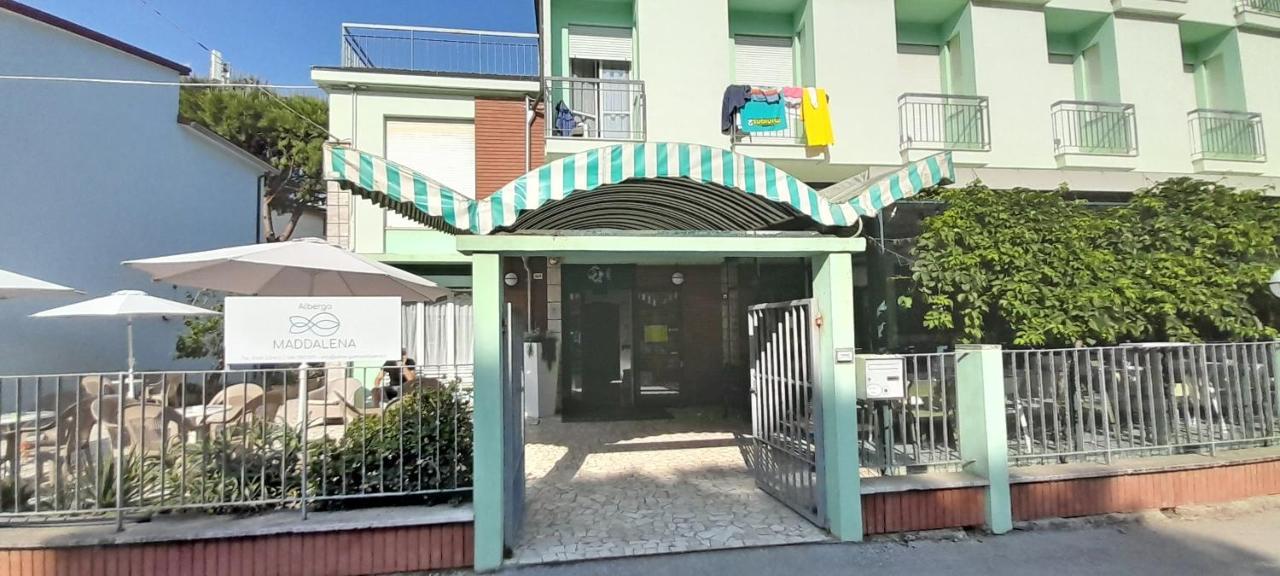 Hotel Maddalena Марина ди Равена Екстериор снимка