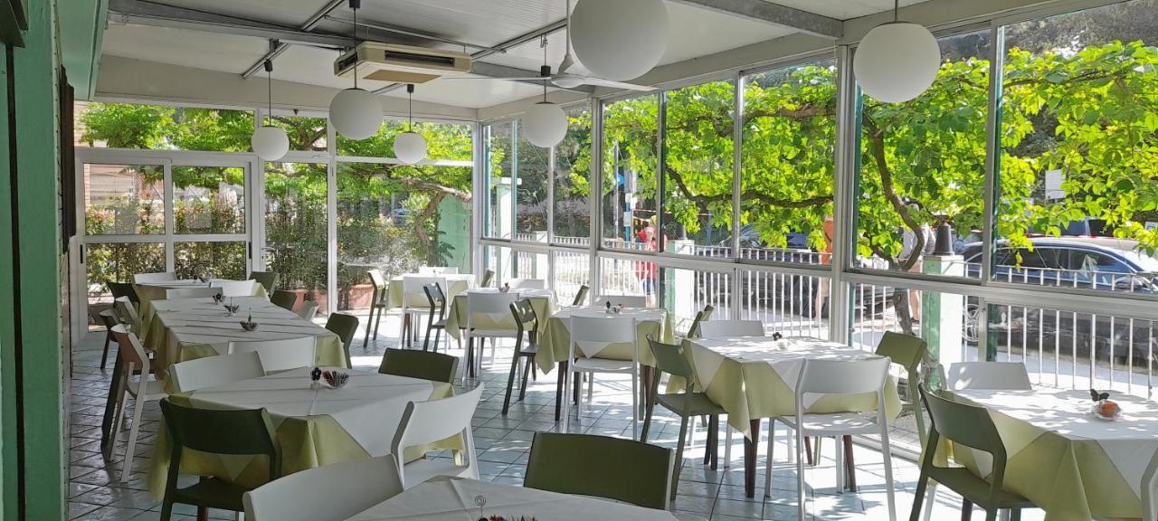 Hotel Maddalena Марина ди Равена Екстериор снимка