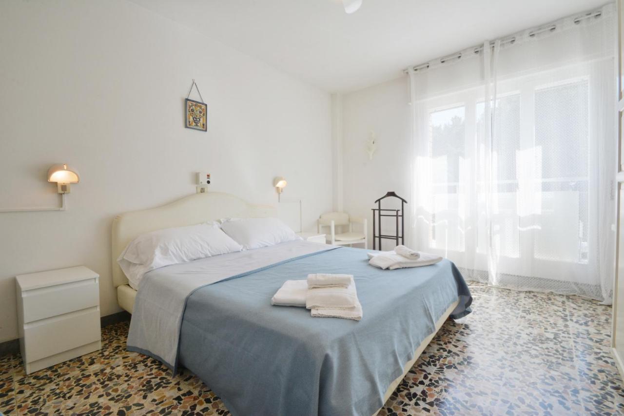 Hotel Maddalena Марина ди Равена Екстериор снимка