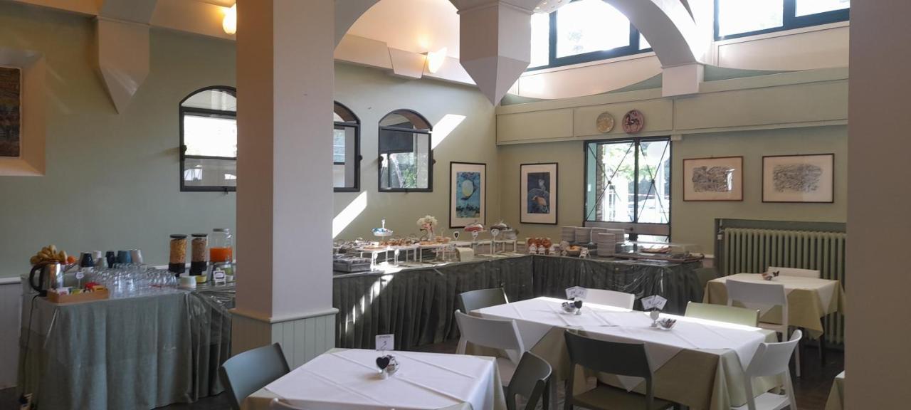 Hotel Maddalena Марина ди Равена Екстериор снимка