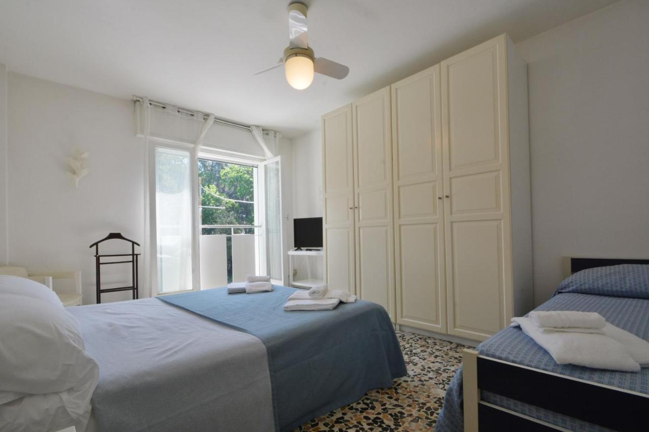Hotel Maddalena Марина ди Равена Екстериор снимка
