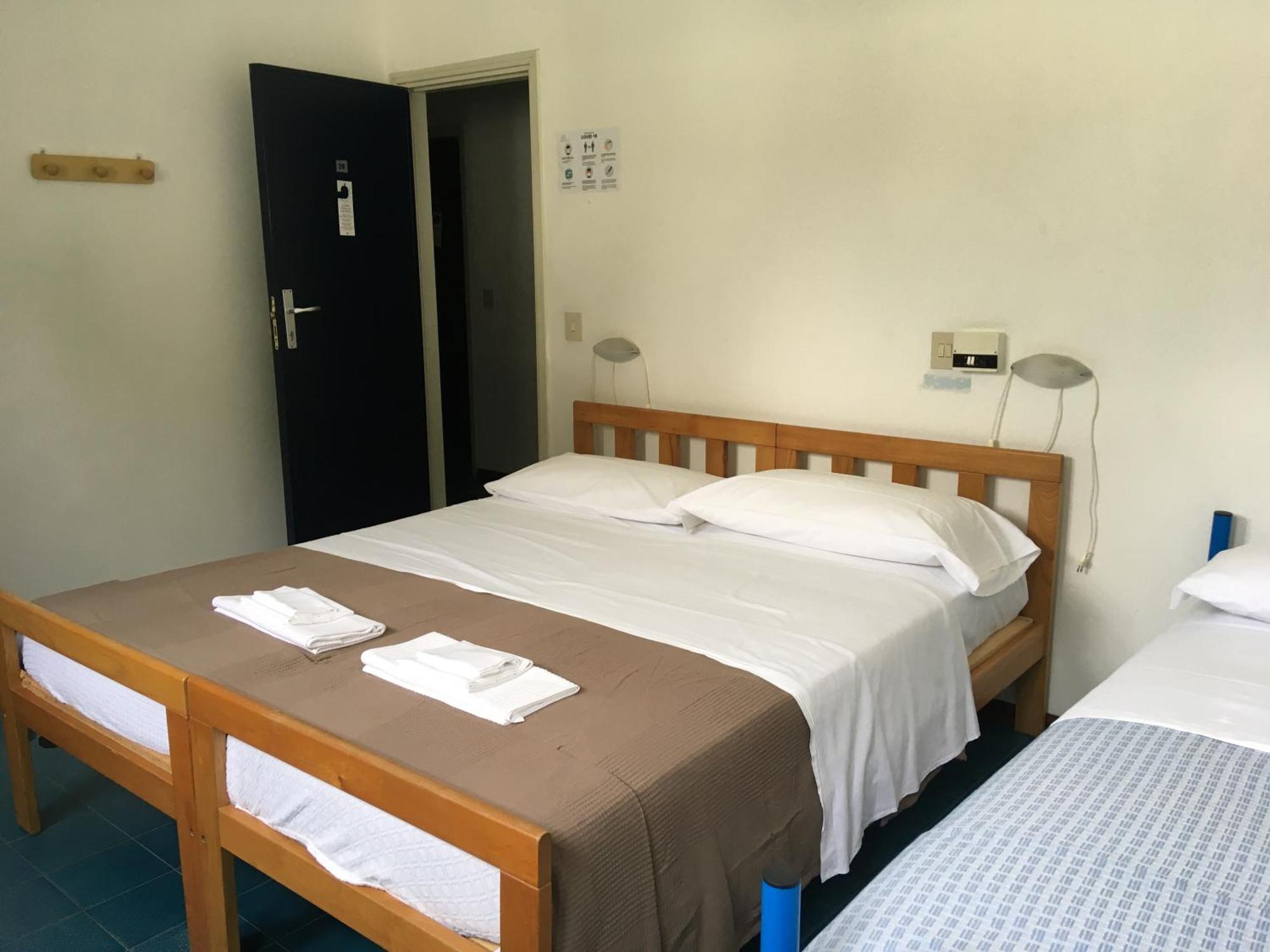 Hotel Maddalena Марина ди Равена Екстериор снимка