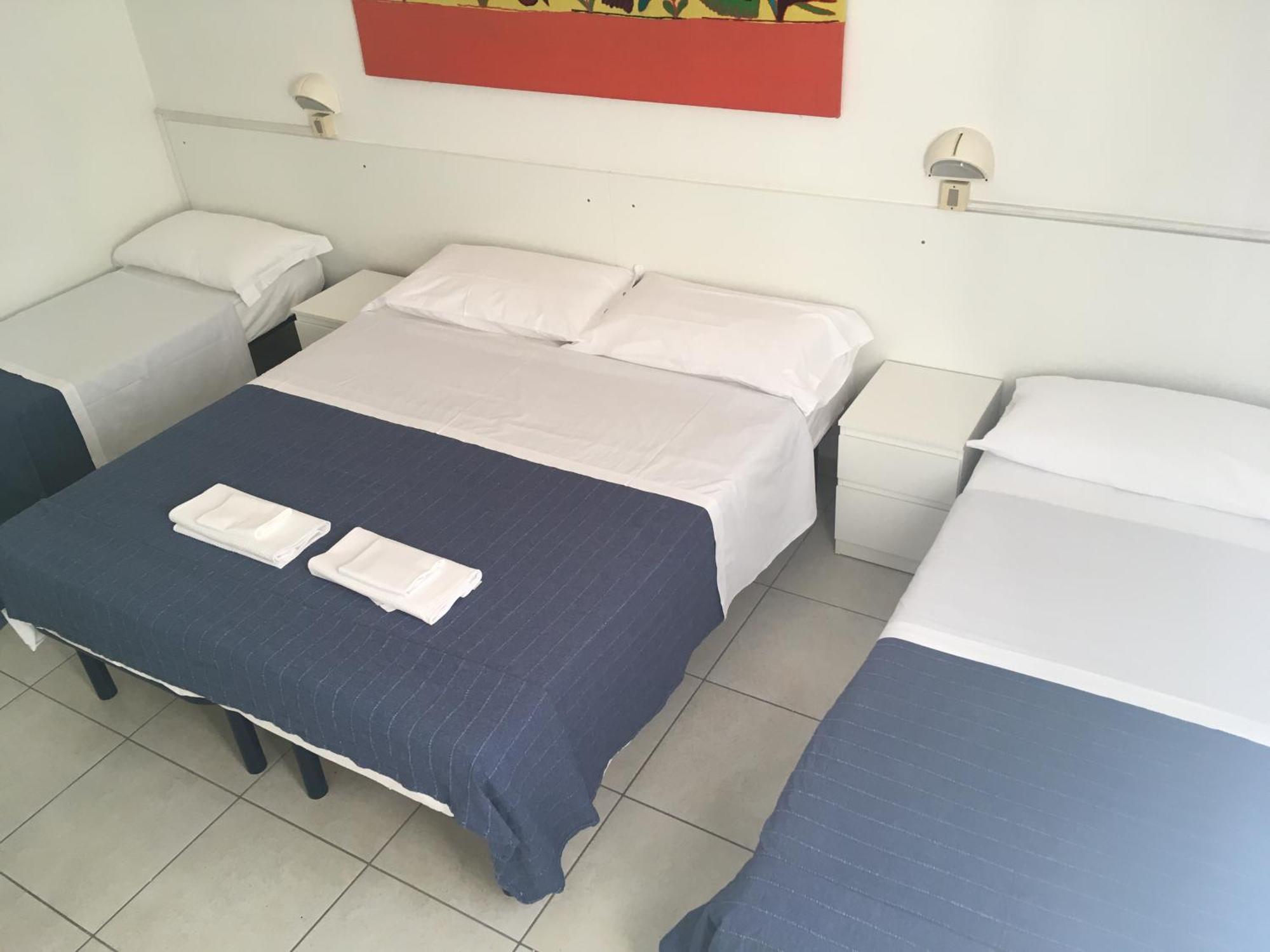 Hotel Maddalena Марина ди Равена Стая снимка